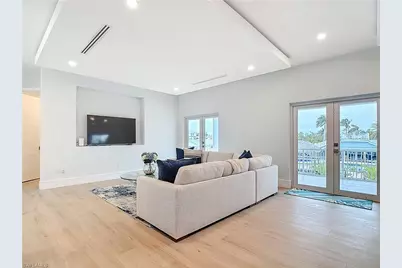 445 Madison Ct, Fort Myers Beach, FL 33931 - Photo 6