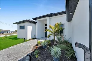 323 NW 11th Terrace, Cape Coral, FL 33993 - Photo 4