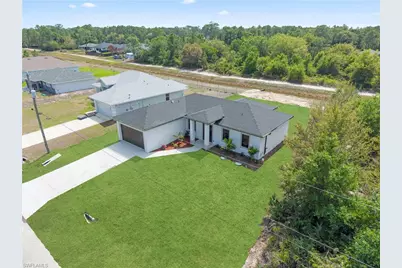 2705 Darlene Pl, Lehigh Acres, FL 33971 - Photo 32