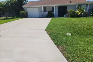 602 SE 46th Ter, Cape Coral, FL 33904 - Photo 2