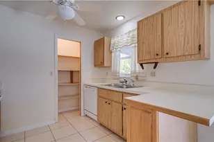 19 NE 20th Pl, Cape Coral, FL 33909 - Photo 8