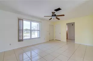 19 NE 20th Pl, Cape Coral, FL 33909 - Photo 2