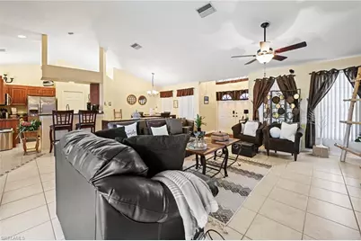 309 SE 18th St, Cape Coral, FL 33990 - Photo 8