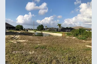 27 SW 14th Ave, Cape Coral, FL 33991 - Photo 4