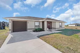 9016 Meadow Cir, Labelle, FL 33935 - Photo 2