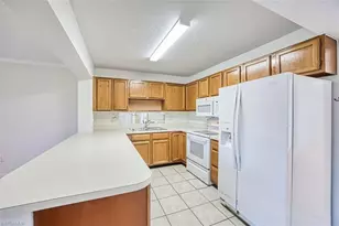 6898 Sandtrap Dr, Fort Myers, FL 33919 - Photo 12