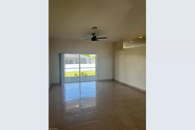 17 NE 11th Ln, Cape Coral, FL 33909 - Photo 4
