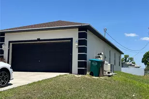 17 NE 11th Ln, Cape Coral, FL 33909 - Photo 2