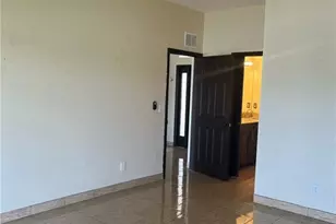 17 NE 11th Ln, Cape Coral, FL 33909 - Photo 6