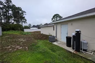 4647 24th St SW, Lehigh Acres, FL 33973 - Photo 4