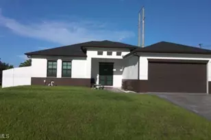 810 Floyd Ave S, Lehigh Acres, FL 33976 - Photo 1