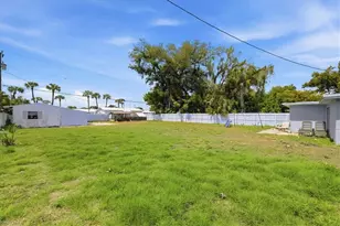 102 Crescent Lake Dr, North Fort Myers, FL 33917 - Photo 32