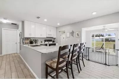 102 Crescent Lake Dr, North Fort Myers, FL 33917 - Photo 8