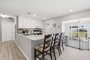 102 Crescent Lake Dr, North Fort Myers, FL 33917 - Photo 8