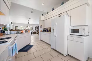 213 SE 4th Pl, Cape Coral, FL 33990 - Photo 12