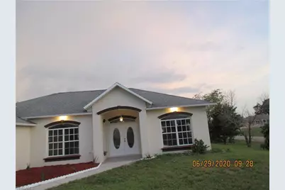 918 NE 13th St, Cape Coral, FL 33909 - Photo 2