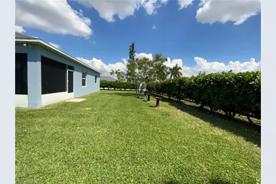 910 SW 33rd Ter, Cape Coral, FL 33914 - Photo 18