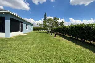 910 SW 33rd Terrace, Cape Coral, FL 33914 - Photo 18