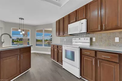 814 NW 11th Pl, Cape Coral, FL 33993 - Photo 8