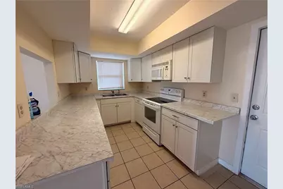 1212 SE 2nd Pl, Cape Coral, FL 33990 - Photo 4