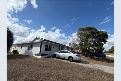 1212 SE 2nd Pl, Cape Coral, FL 33990 - Photo 2