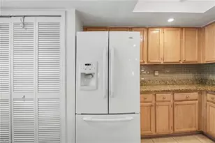 9652 Windsor Gardens Ln, Fort Myers, FL 33919 - Photo 14