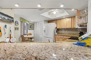 9652 Windsor Gardens Ln, Fort Myers, FL 33919 - Photo 16