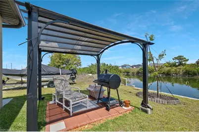 2519 NE 5th Pl, Cape Coral, FL 33909 - Photo 32