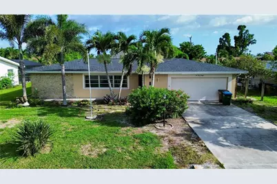 228 SE 43rd Ter, Cape Coral, FL 33904 - Photo 2