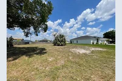 113 NE 7th Ter, Cape Coral, FL 33909 - Photo 2