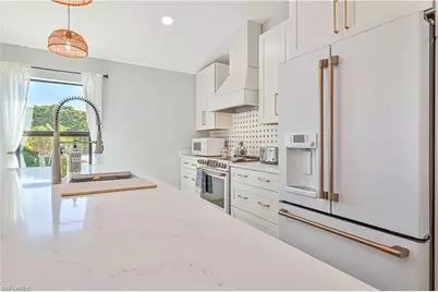 27541 Hickory Bay Dr, Bonita Springs, FL 34134 - Photo 14