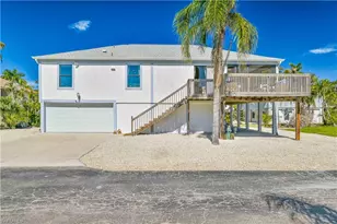 27541 Hickory Bay Dr, Bonita Springs, FL 34134 - Photo 2