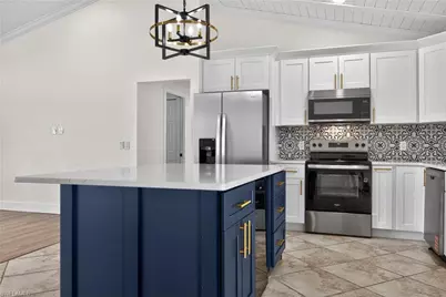 1213 SW 10th Pl, Cape Coral, FL 33991 - Photo 8