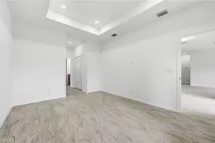 1018 Kent St E, Lehigh Acres, FL 33971 - Photo 16