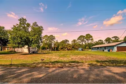 613 Cleveland Ave, Lehigh Acres, FL 33972 - Photo 12