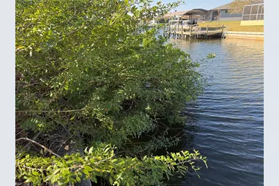 400 NW 32nd Pl, Cape Coral, FL 33993 - Photo 8