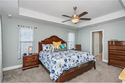 910 SW 12th Ter, Cape Coral, FL 33991 - Photo 4