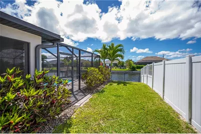 910 SW 12th Ter, Cape Coral, FL 33991 - Photo 40