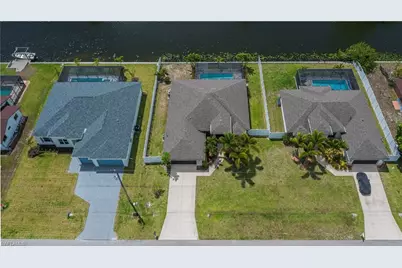 910 SW 12th Ter, Cape Coral, FL 33991 - Photo 8