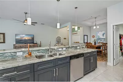 910 SW 12th Ter, Cape Coral, FL 33991 - Photo 14