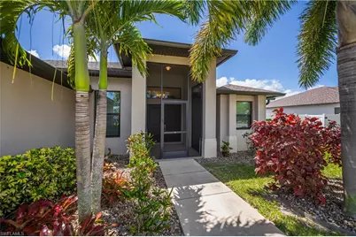 910 SW 12th Ter, Cape Coral, FL 33991 - Photo 10