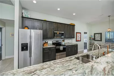 910 SW 12th Ter, Cape Coral, FL 33991 - Photo 20