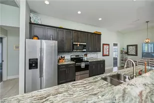 910 SW 12th Terrace, Cape Coral, FL 33991 - Photo 20