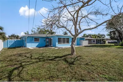 806 Entrada Dr N, Fort Myers, FL 33919 - Photo 18