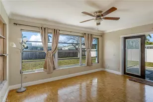 806 Entrada Dr N, Fort Myers, FL 33919 - Photo 4