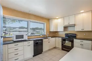 806 Entrada Dr N, Fort Myers, FL 33919 - Photo 10