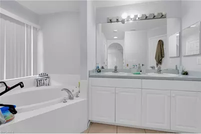 2402 E 14th St, Lehigh Acres, FL 33972 - Photo 12