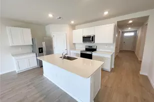 920 NE 10th St, Cape Coral, FL 33909 - Photo 8