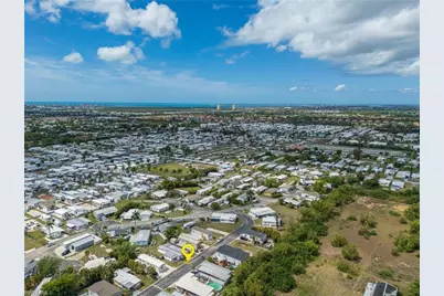 11111 Ballweg Ln, Fort Myers, FL 33908 - Photo 4