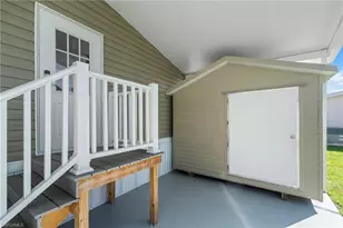 24 Red Poinciana Dr, Fort Myers, FL 33908 - Photo 32